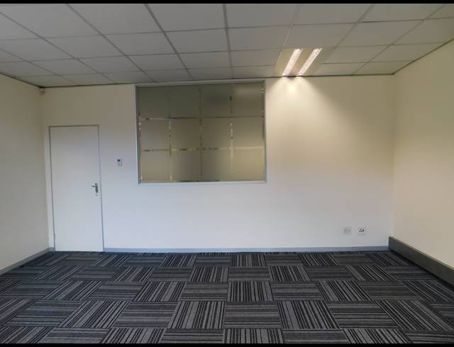 167M² OFFICE TO LET IN PARKTOWN